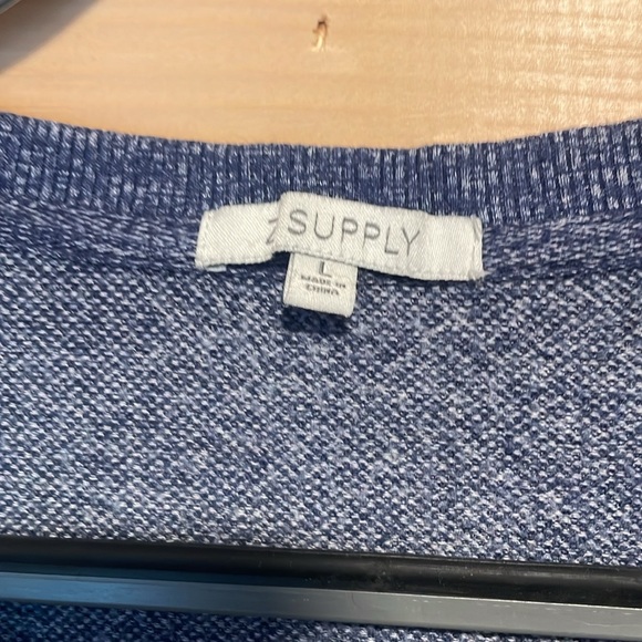 2/$25 Z-Supply Cozy V-Neck Modern Weekender IN MIDNIGHT BLUE - Picture 2 of 4